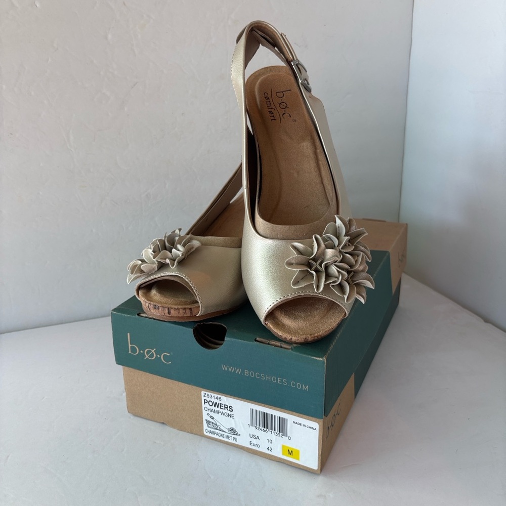 b.o.c. Women's Powers Champagne Peep Toe Floral Design Sandals